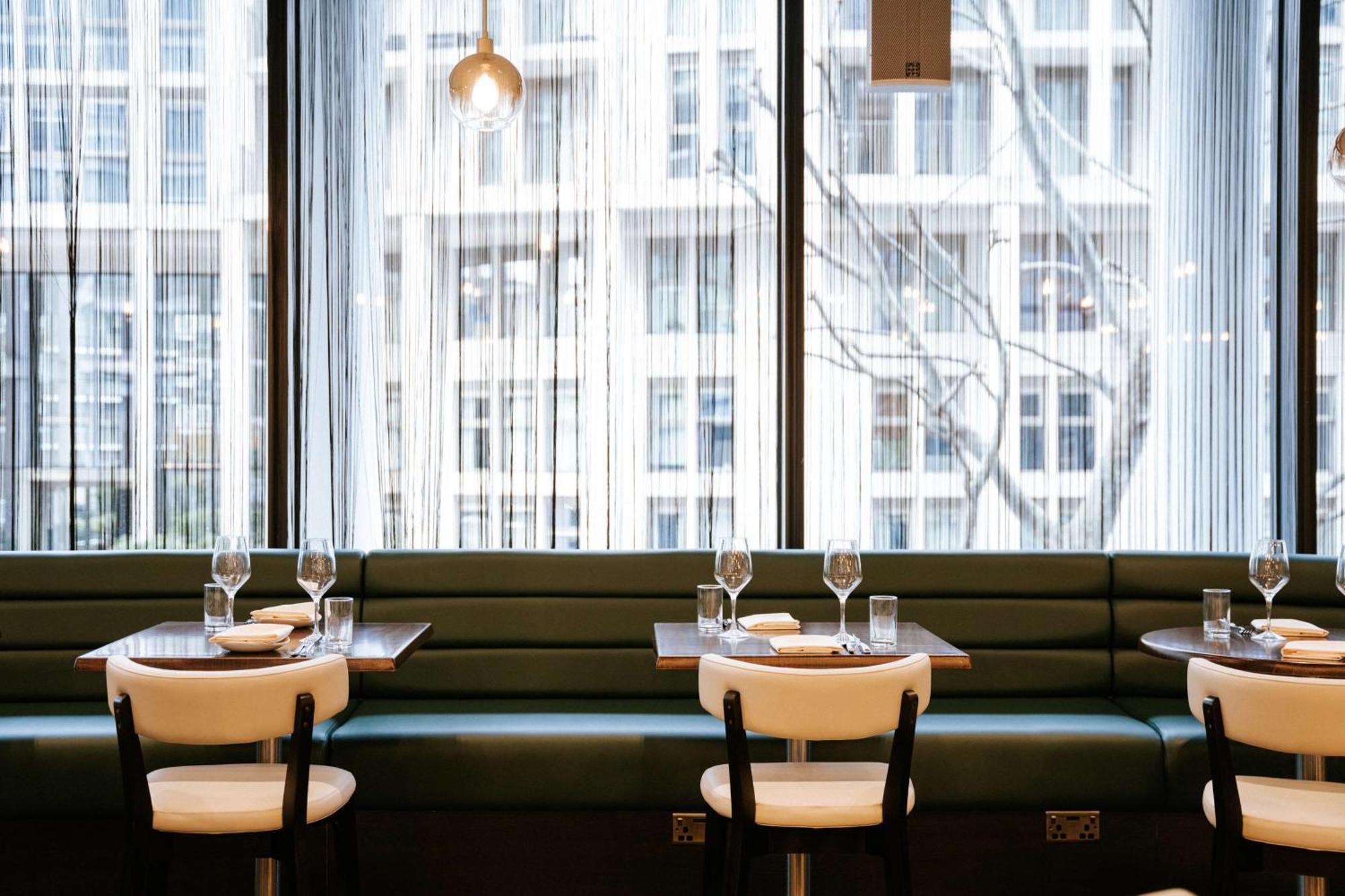 Hotel The Westminster London, Curio Collection By Hilton London